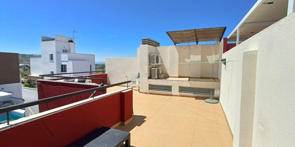 13687_beautiful_quad_villa_with_large_solarium__underbuild_and_garage_280526170636_30