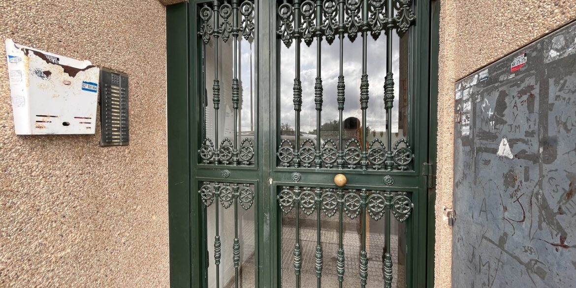 160832-apartments-for-sale-in-almoradi-31548260-large