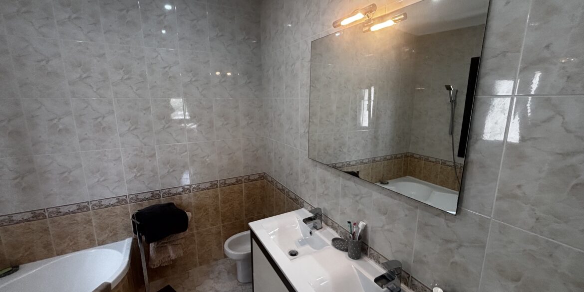 bc404-ensuite...bc404-