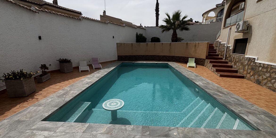 bc404-pool...bc404-