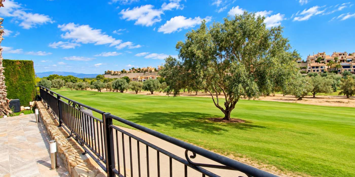 14603_exceptional_frontline_golf_villa_with_private_pool_290926154039_imagen_de_chatgpt_29_sept_2026__14_15_45