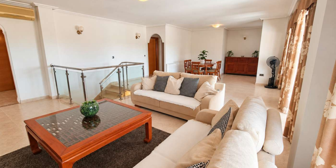 14760_impressive_6_bedroom_villa_with_private_pool_and_bar_221026105357_7