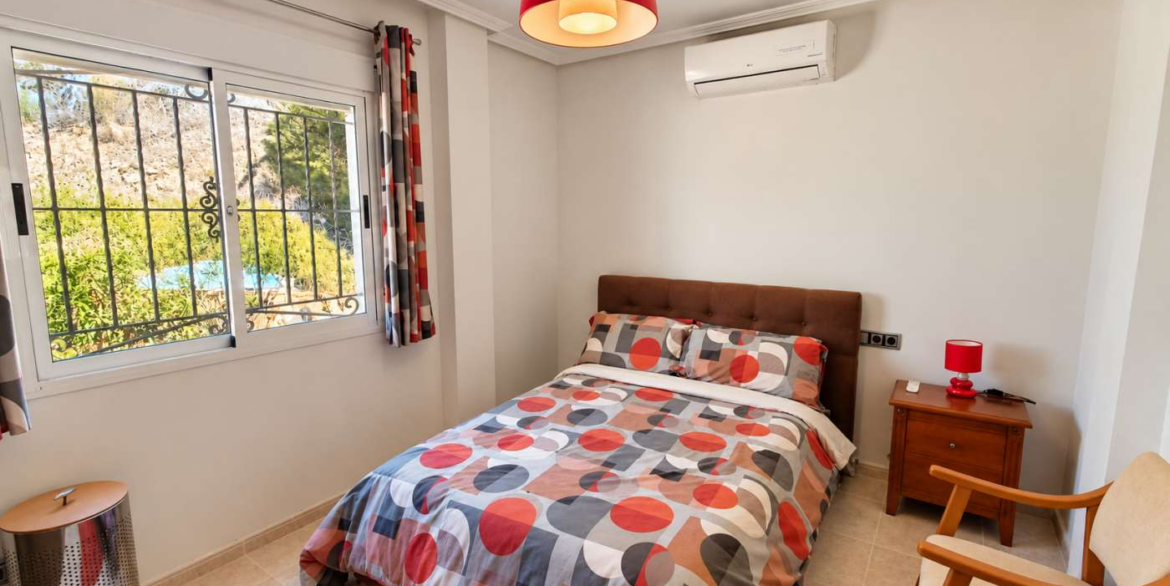 14760_impressive_6_bedroom_villa_with_private_pool_and_bar_221026110826_24
