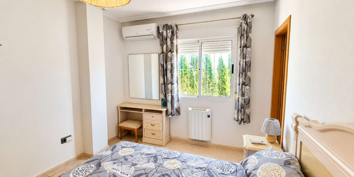 14760_impressive_6_bedroom_villa_with_private_pool_and_bar_221026110959_31