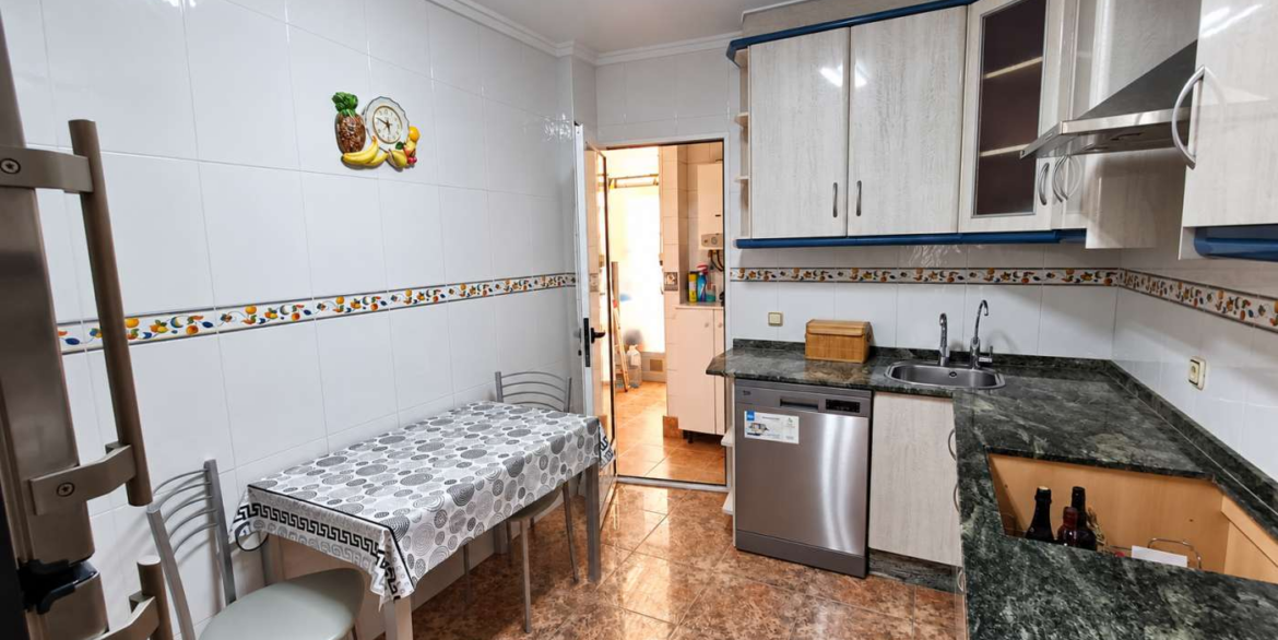 14801_410790_281026133209_rincon_de_cocina_moderno_y_ordenado